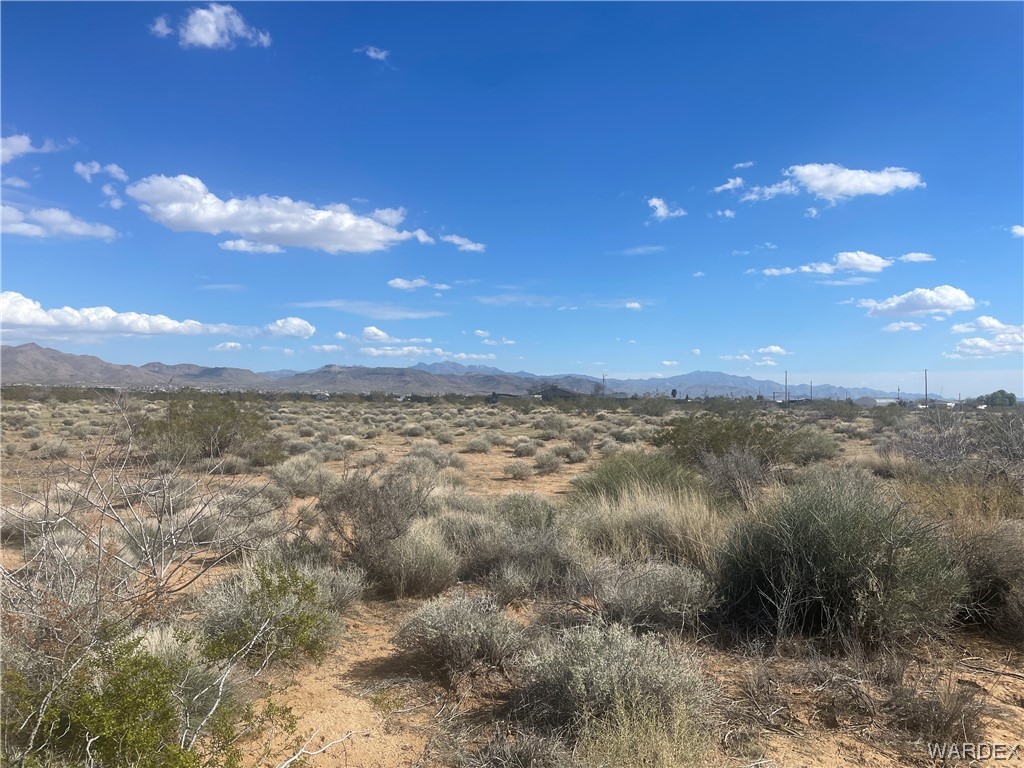 3999 Verde Road Golden Valley, AZ 86413 - Photo 2 of 18 a view of a city