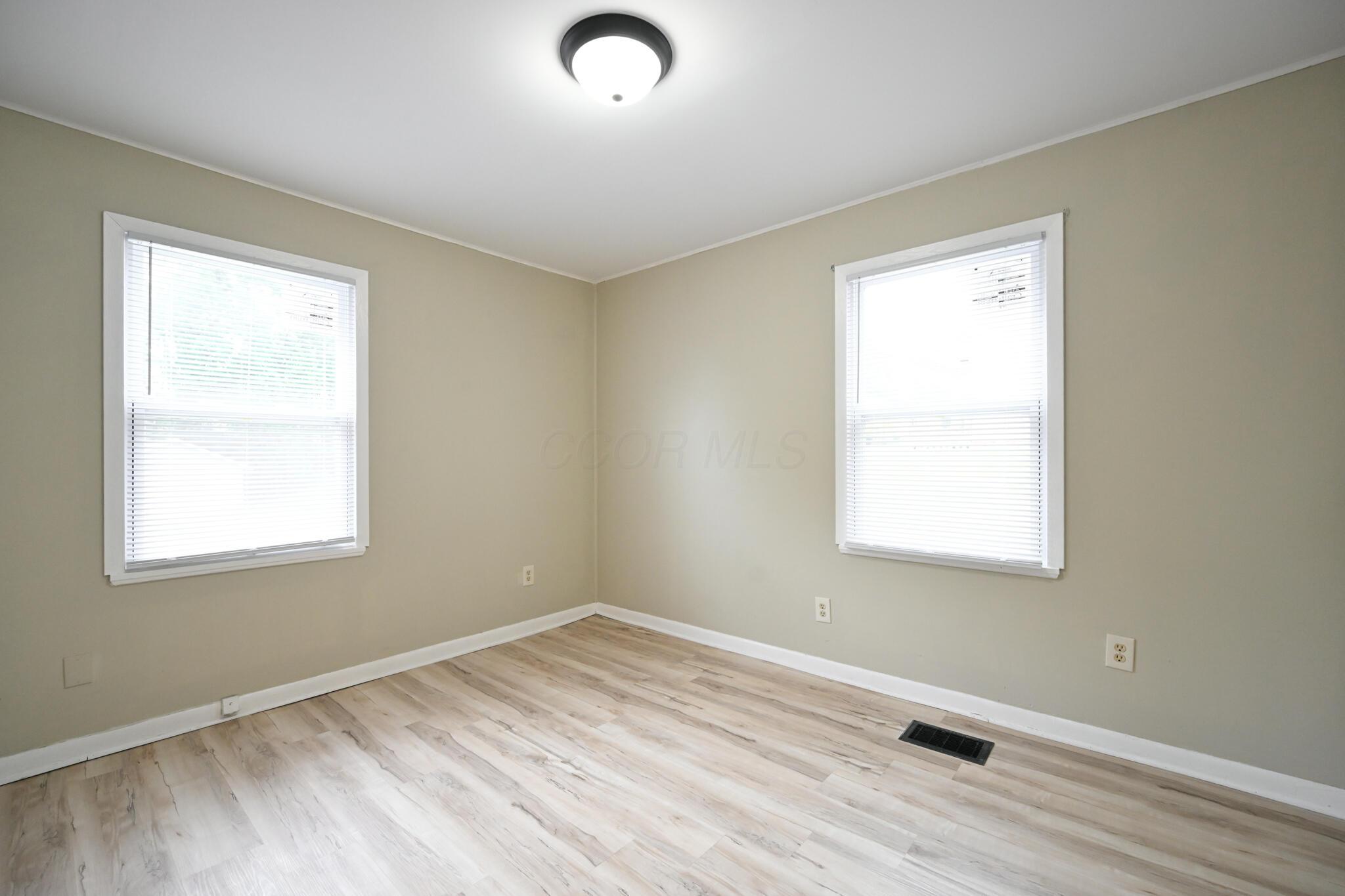 1715 Summit Street Springfield, OH 45503 - Photo 13 of 29 20250716-1715 Summit-015