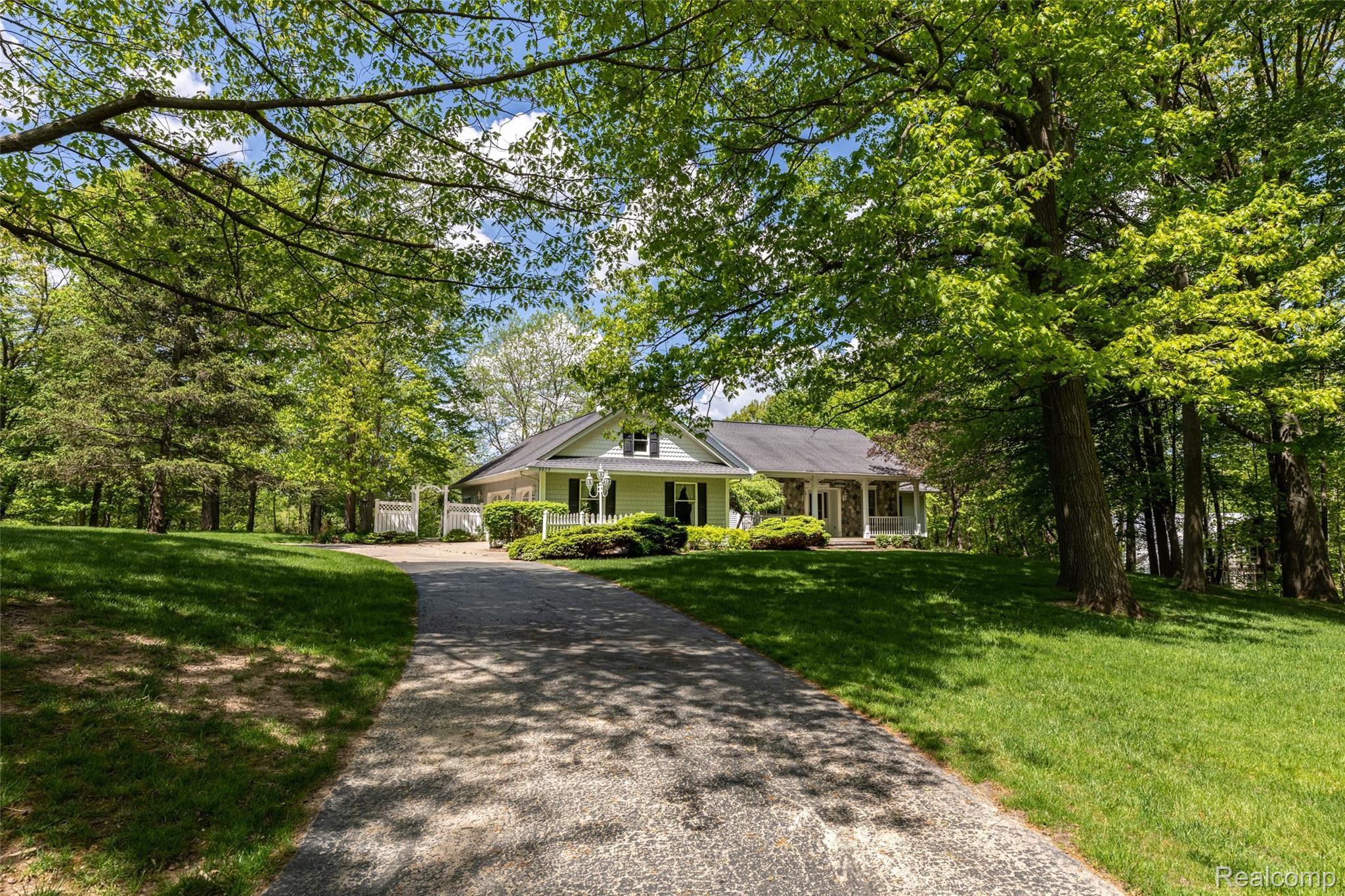 9875 Oakhurst Road Holly, MI 48442 - Photo 3 of 80 9875 Oakhurst