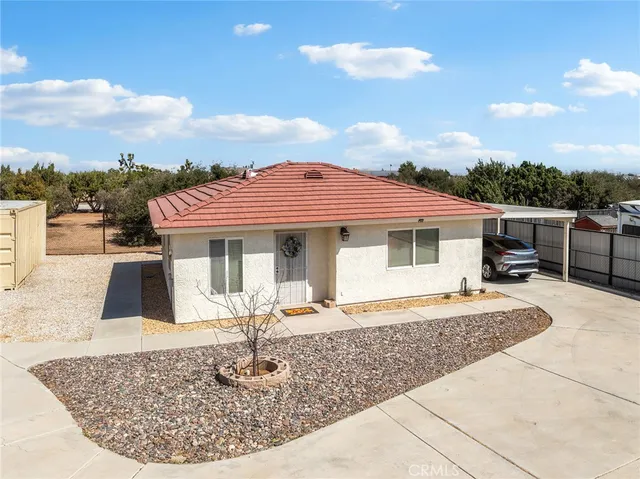 $775,000 | 10660 Ranchero Road, Oak Hills, CA 92344