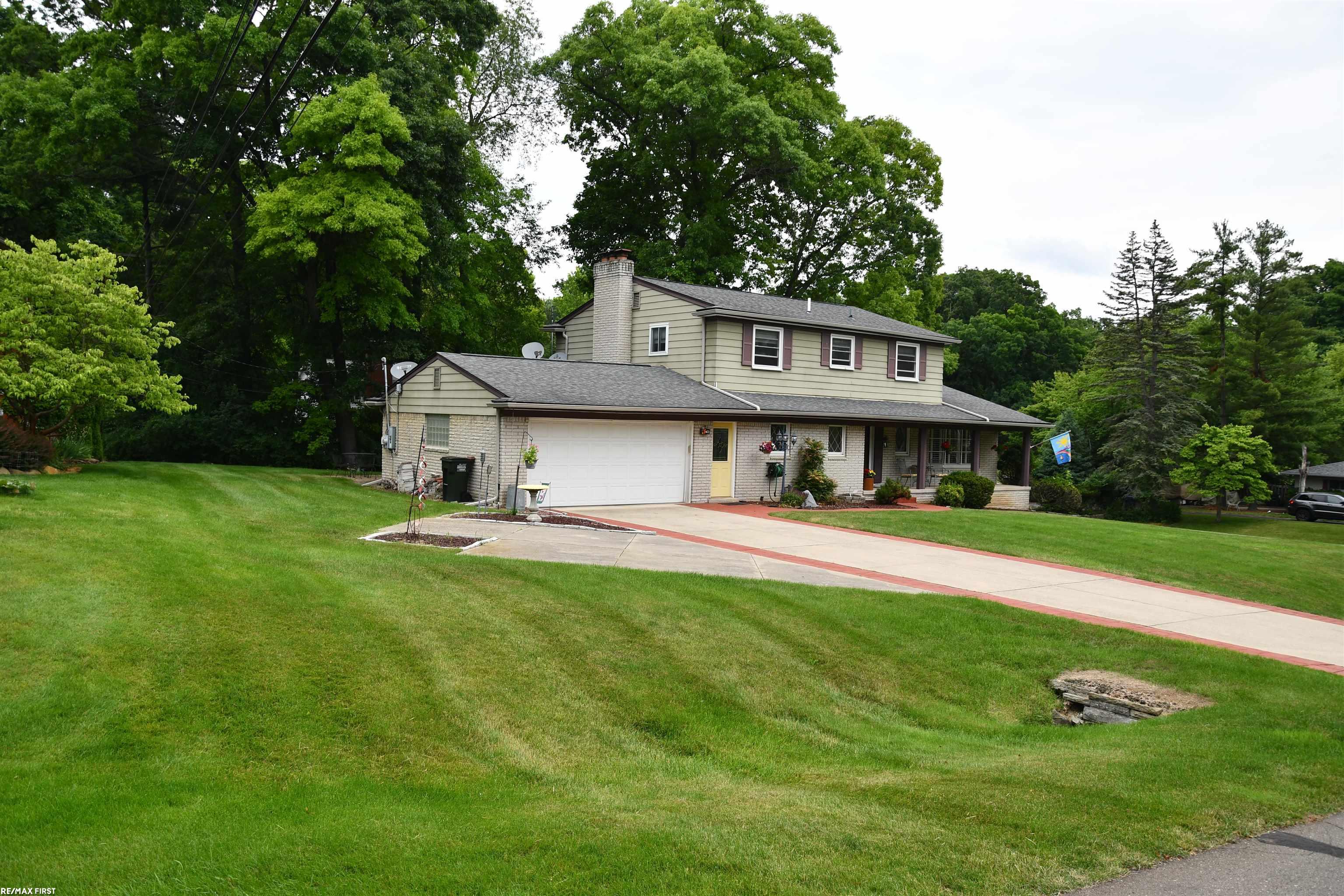 633 Lynndale Drive Rochester, MI 48309 - Photo 2 of 32 50117772-1.JPG