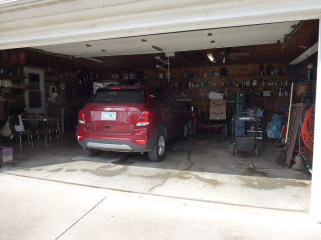 3 Deerefield Court Clinton, IL 61727 - Photo 19 of 29 a view of a room with gym equipment