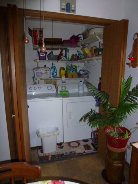 3 Deerefield Court Clinton, IL 61727 - Photo 8 of 29 a room with stainless steel appliances a fruit stand and a sink