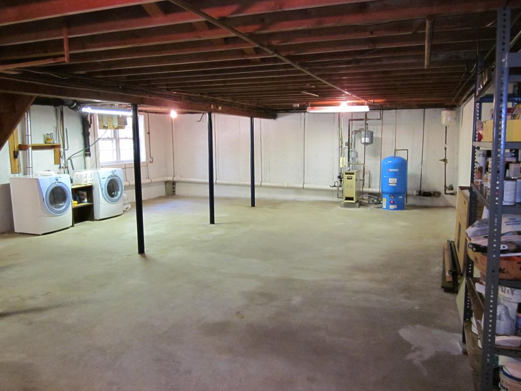 61 Wethersfield Road Nashua, NH 03062 - Photo 22 of 32