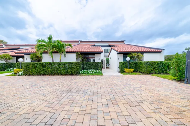$8,000 | 3474 South Ocean Boulevard, Unit 2, Palm Beach, FL 33480
