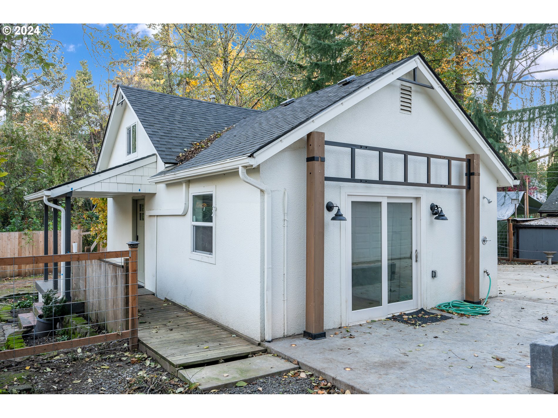 3121 Southwest Spring Garden Street Portland, OR 97219 - Photo 1 of 31 Gallery Image 1