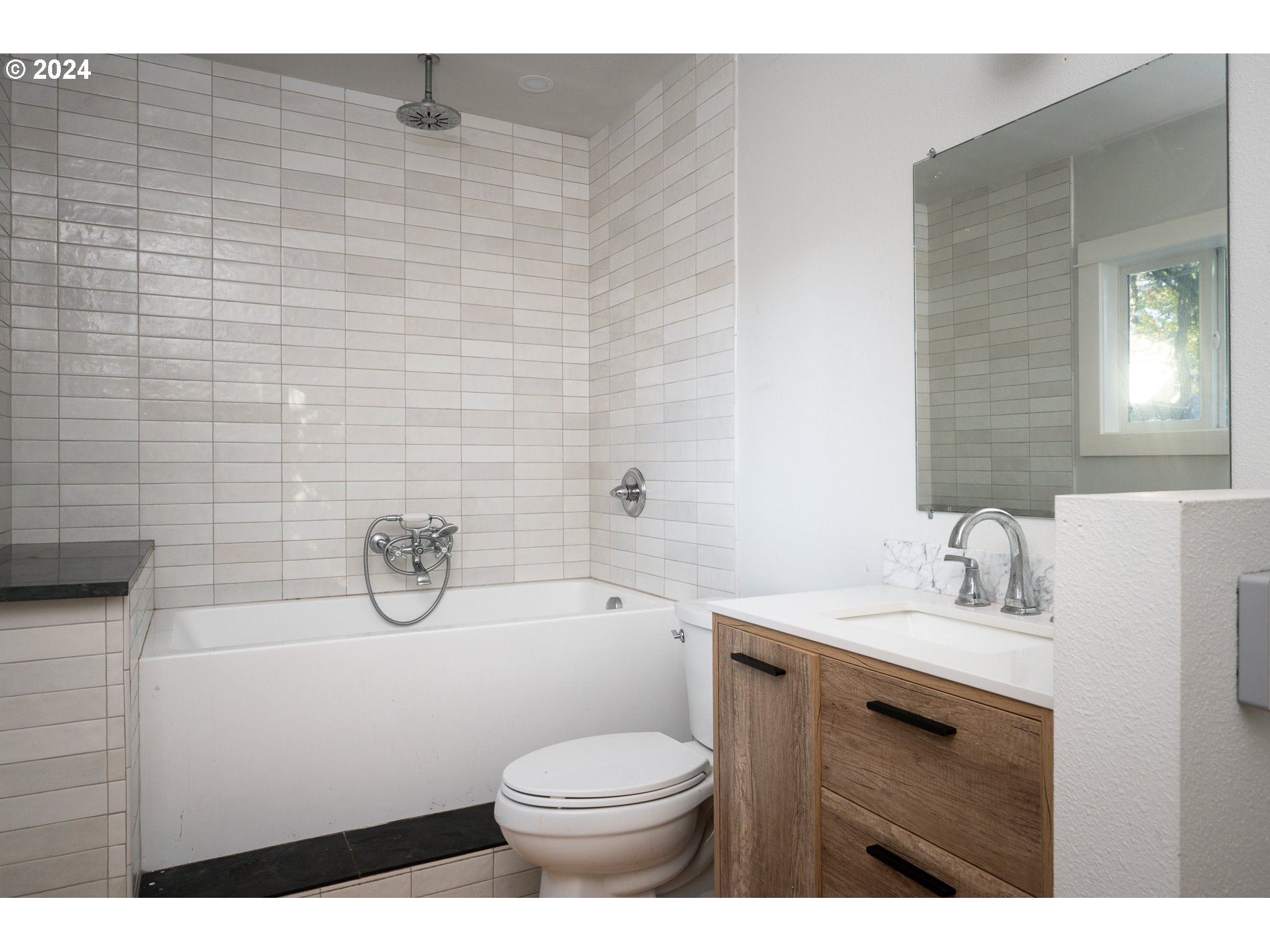 3121 Southwest Spring Garden Street Portland, OR 97219 - Photo 23 of 31 Gallery Image 23