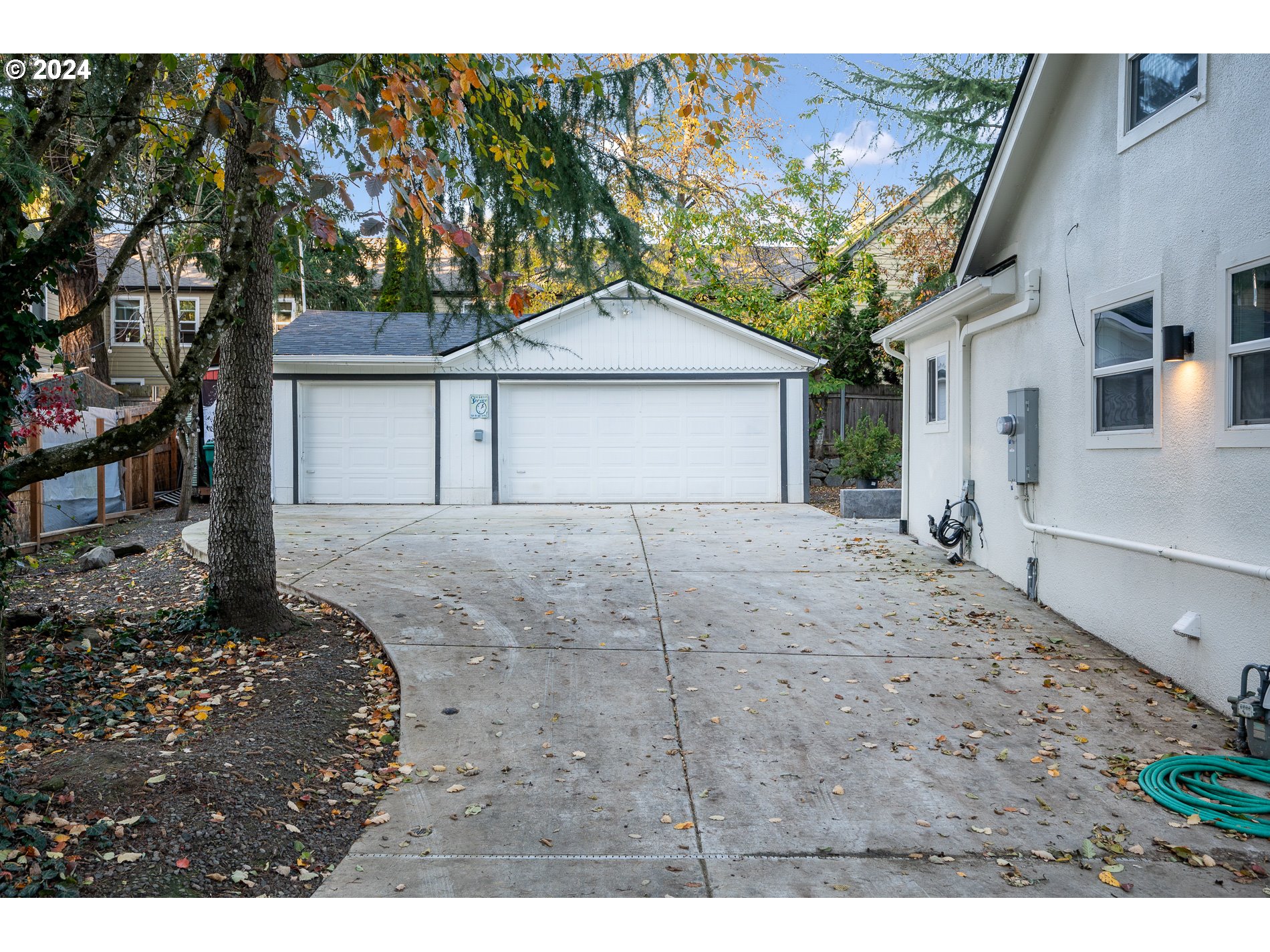 3121 Southwest Spring Garden Street Portland, OR 97219 - Photo 5 of 31 Gallery Image 5