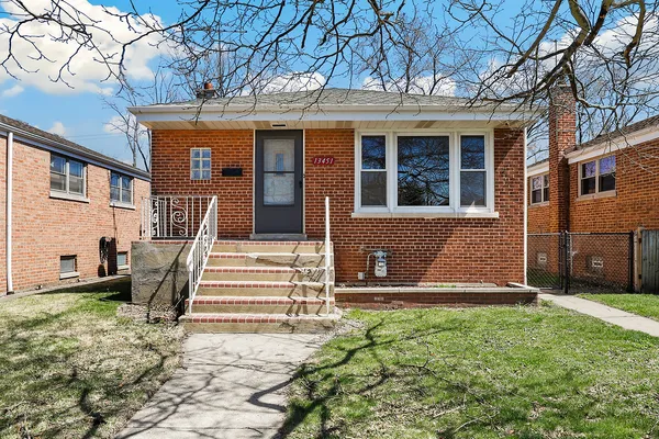 $229,000 | 13451 South Ave K, Chicago, IL 60633