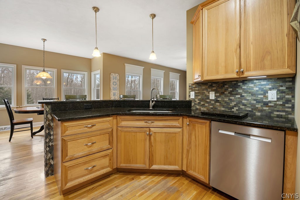 8001 Wise Road Manlius, NY 13104 - Photo 6 of 41