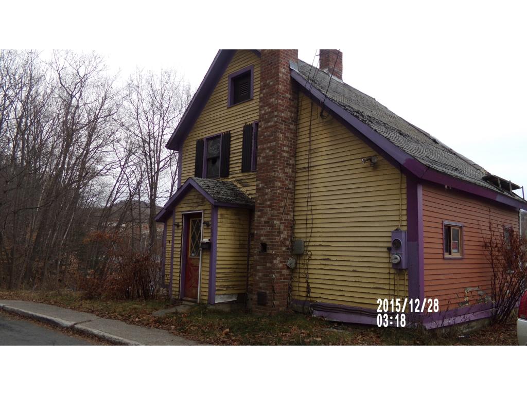 52 Mt Vernon Street Springfield, VT 05156 - Photo 3 of 9 Gallery Image 3