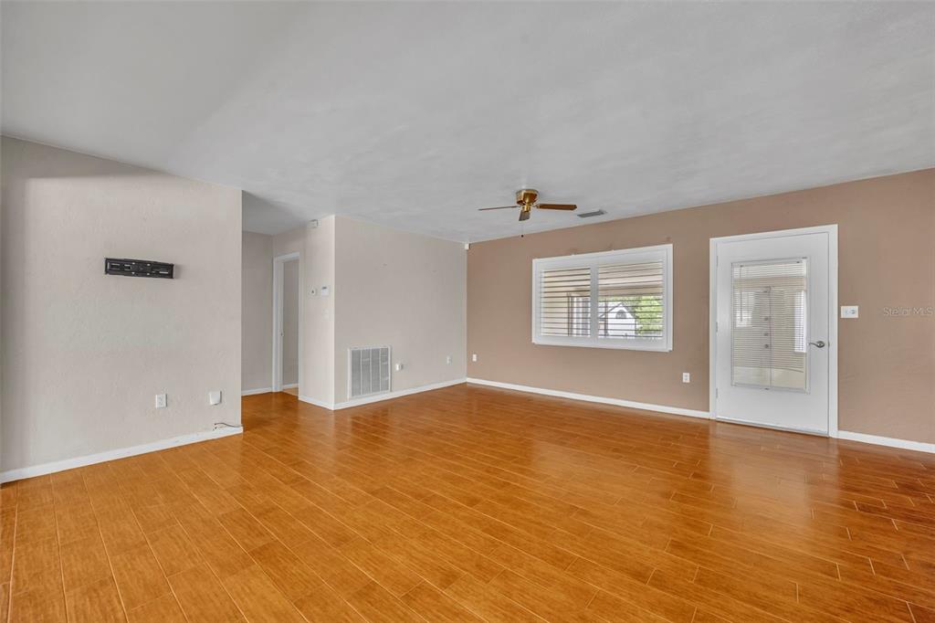 29 Jasmine Drive DeBary, FL 32713 - Photo 8 of 52
