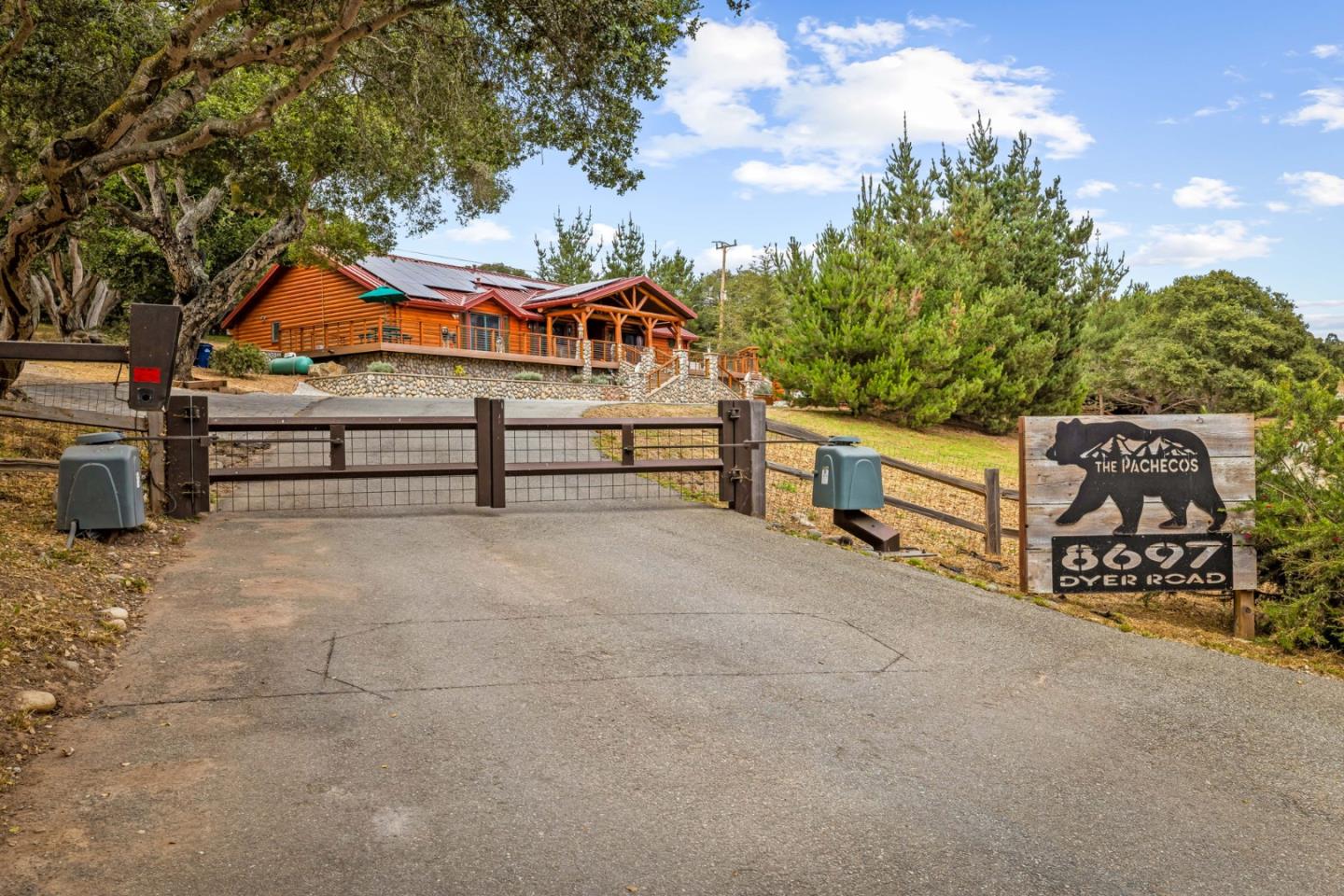 8697 Dyer Road Salinas, CA 93907 - Photo 3 of 94