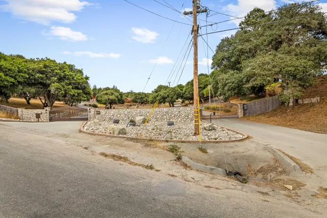 $1,750,000 | 8697 Dyer Road, Salinas, CA 93907