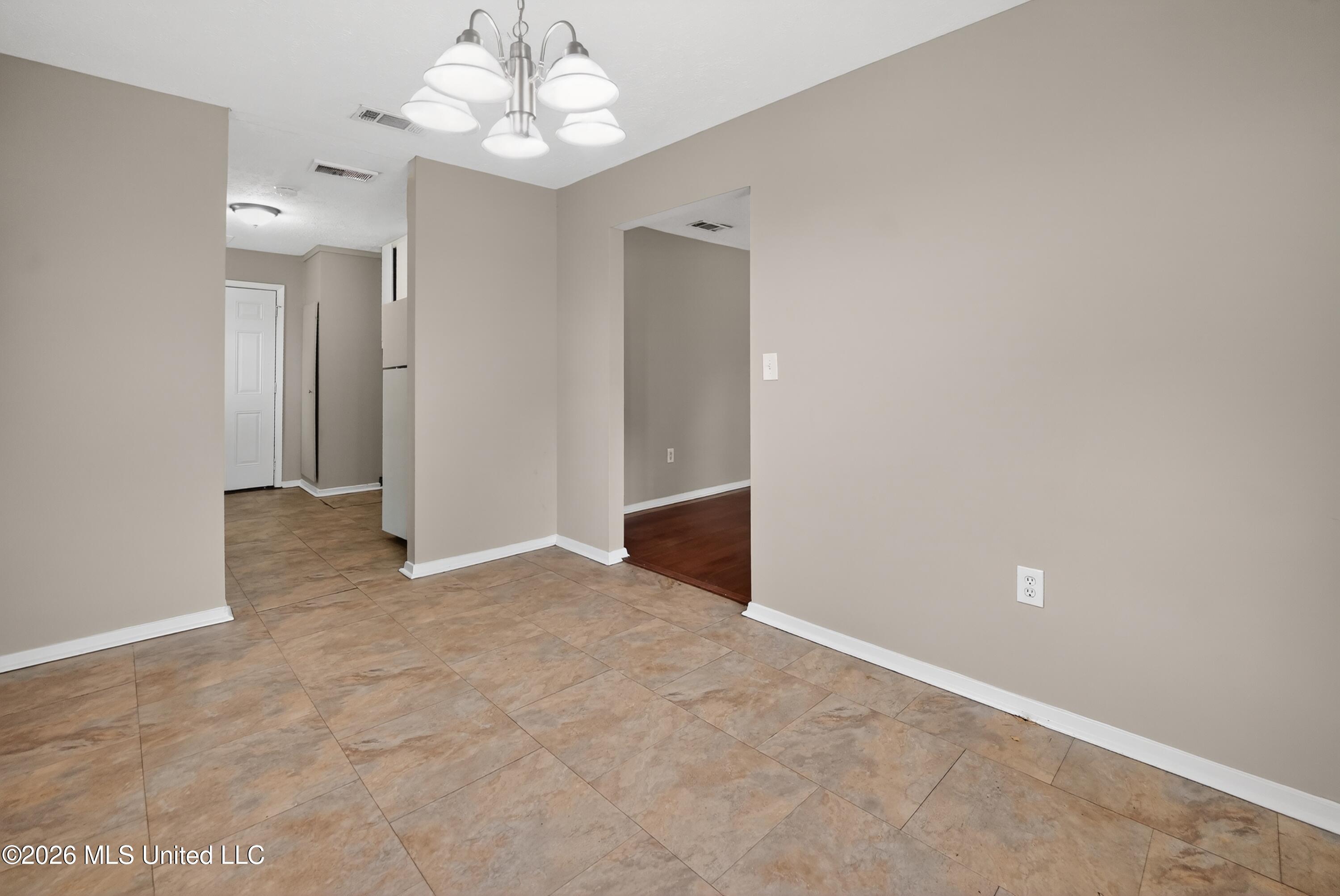 1220 Deeb Street Pearl, MS 39208 - Photo 10 of 32 10_1220_Deeb_St-Living_room-7358