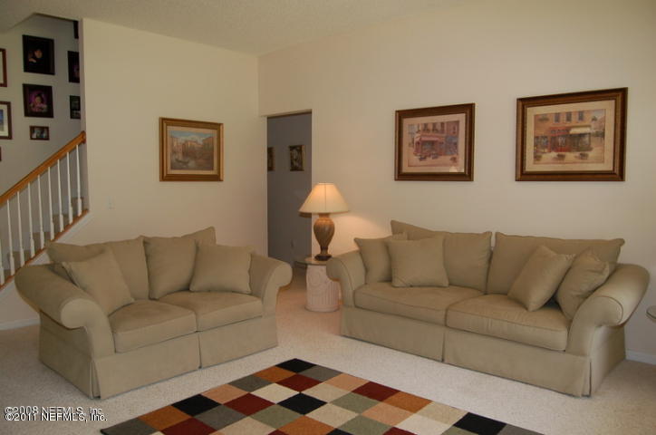 660 Spanish Wells Road Jacksonville, FL 32218 - Photo 3 of 16 Living room 2