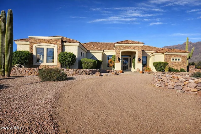 $950,000 | 10558 East Cloudview Avenue, Gold Canyon, AZ 85118