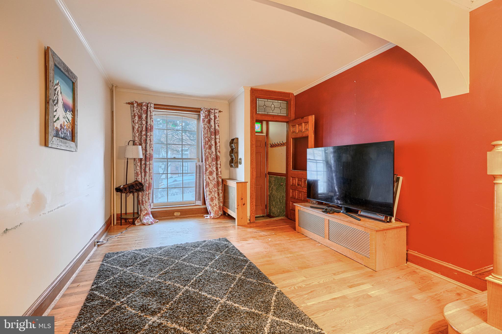 512 South Curley Street Baltimore, MD 21224 - Photo 7 of 29 a view of a livingroom with furniture