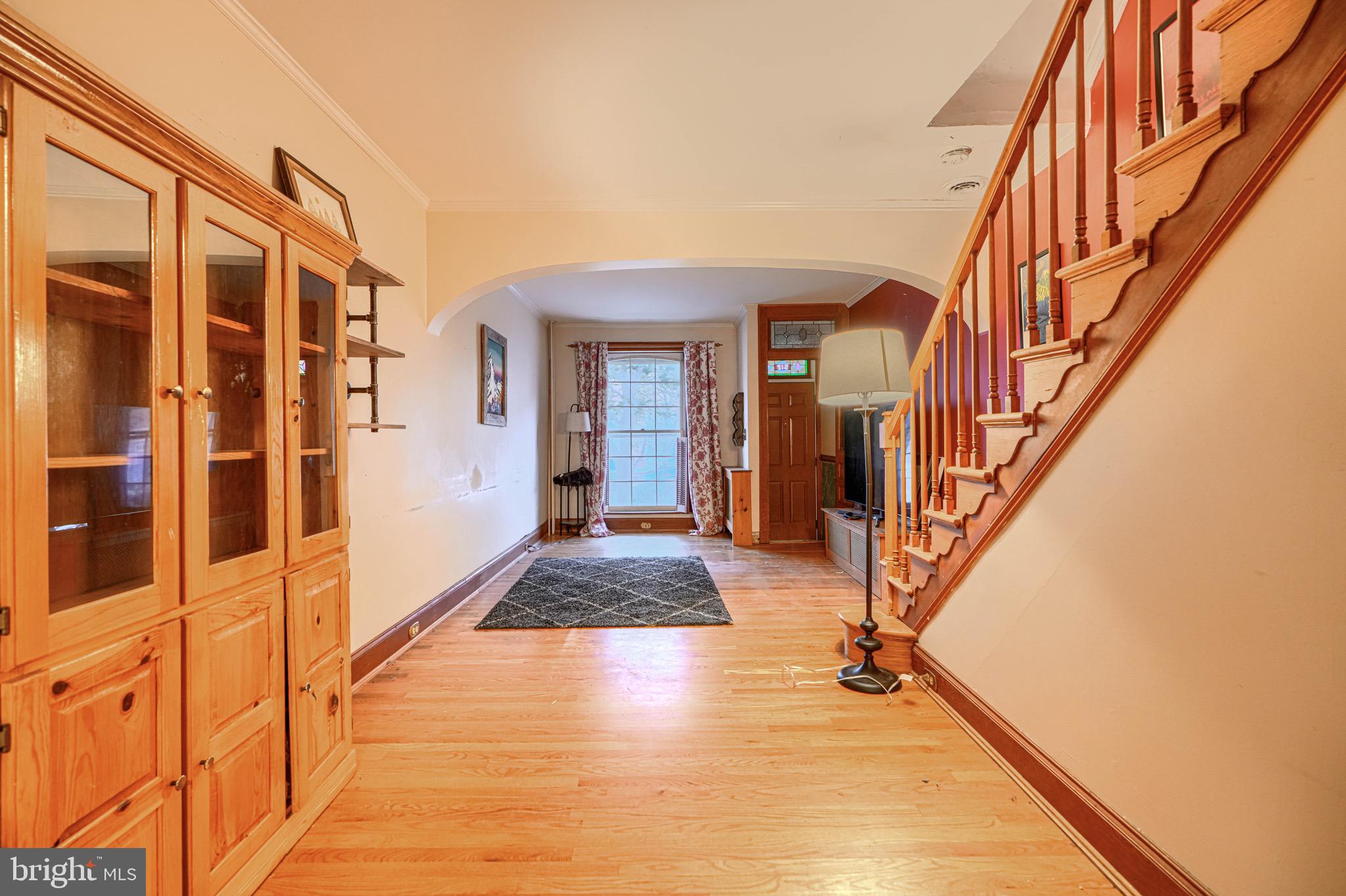 512 South Curley Street Baltimore, MD 21224 - Photo 10 of 29 a view of an entryway