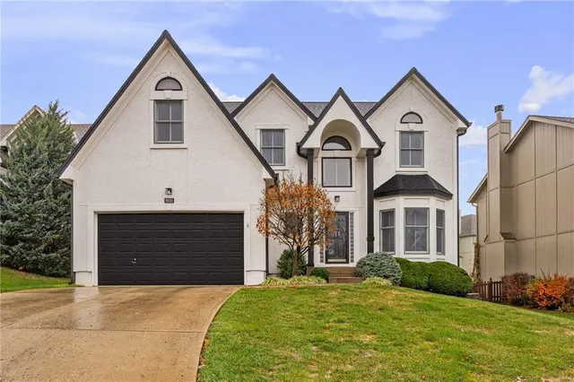 $525,000 | 8031 West 122nd Terrace, Overland Park, KS 66213