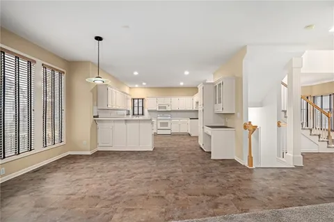 $525,000 | 8031 West 122nd Terrace, Overland Park, KS 66213