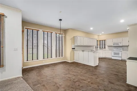 $525,000 | 8031 West 122nd Terrace, Overland Park, KS 66213