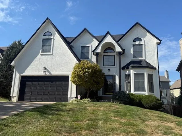 $525,000 | 8031 West 122nd Terrace, Overland Park, KS 66213