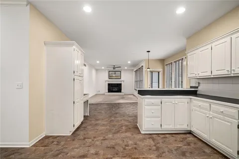 $525,000 | 8031 West 122nd Terrace, Overland Park, KS 66213