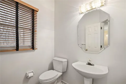 $525,000 | 8031 West 122nd Terrace, Overland Park, KS 66213