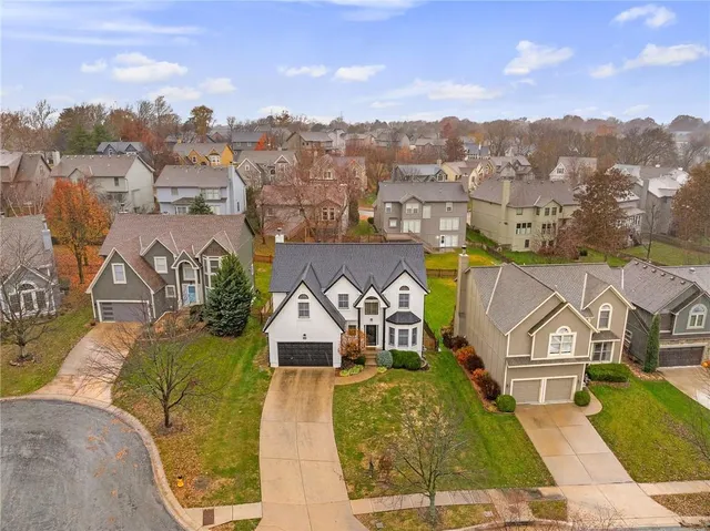 $525,000 | 8031 West 122nd Terrace, Overland Park, KS 66213