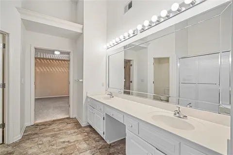 $525,000 | 8031 West 122nd Terrace, Overland Park, KS 66213