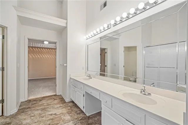 $525,000 | 8031 West 122nd Terrace, Overland Park, KS 66213