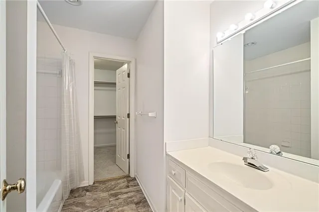 $525,000 | 8031 West 122nd Terrace, Overland Park, KS 66213