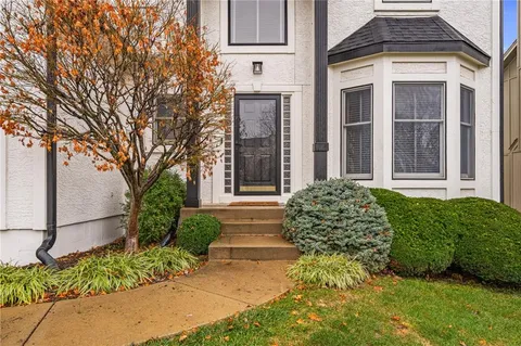 $525,000 | 8031 West 122nd Terrace, Overland Park, KS 66213