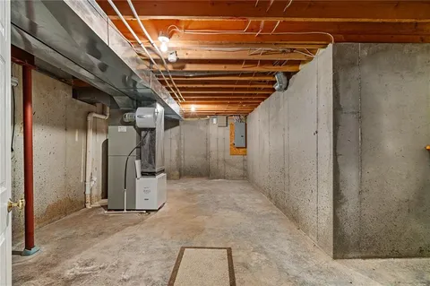 $525,000 | 8031 West 122nd Terrace, Overland Park, KS 66213