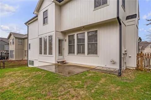 $525,000 | 8031 West 122nd Terrace, Overland Park, KS 66213