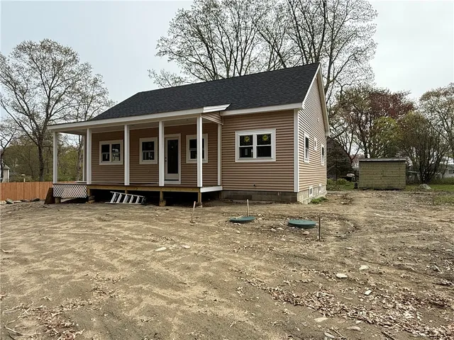 $575,000 | 125 Homestead Avenue, Portsmouth, RI 02872