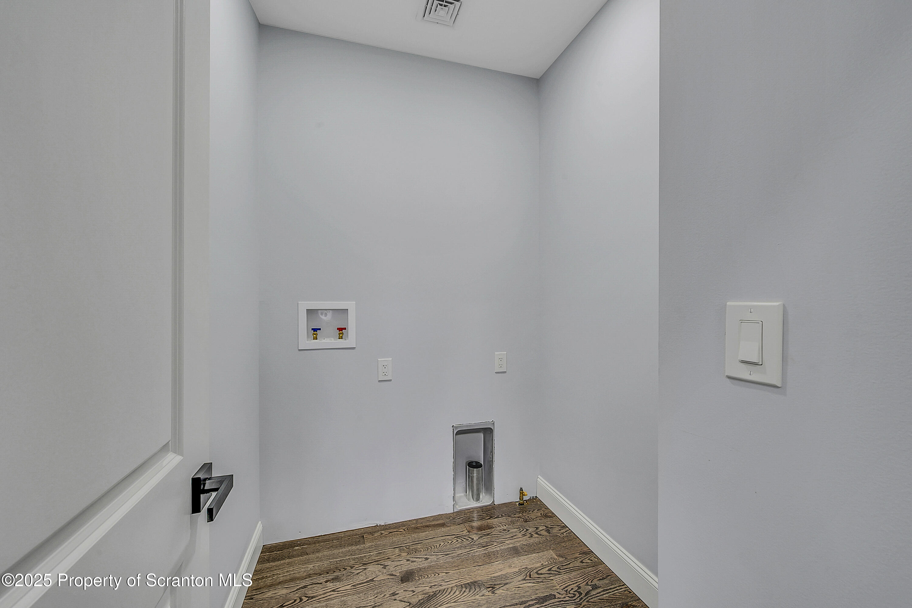 11 Riverview Drive Jessup, PA 18434 - Photo 42 of 58 Laundry