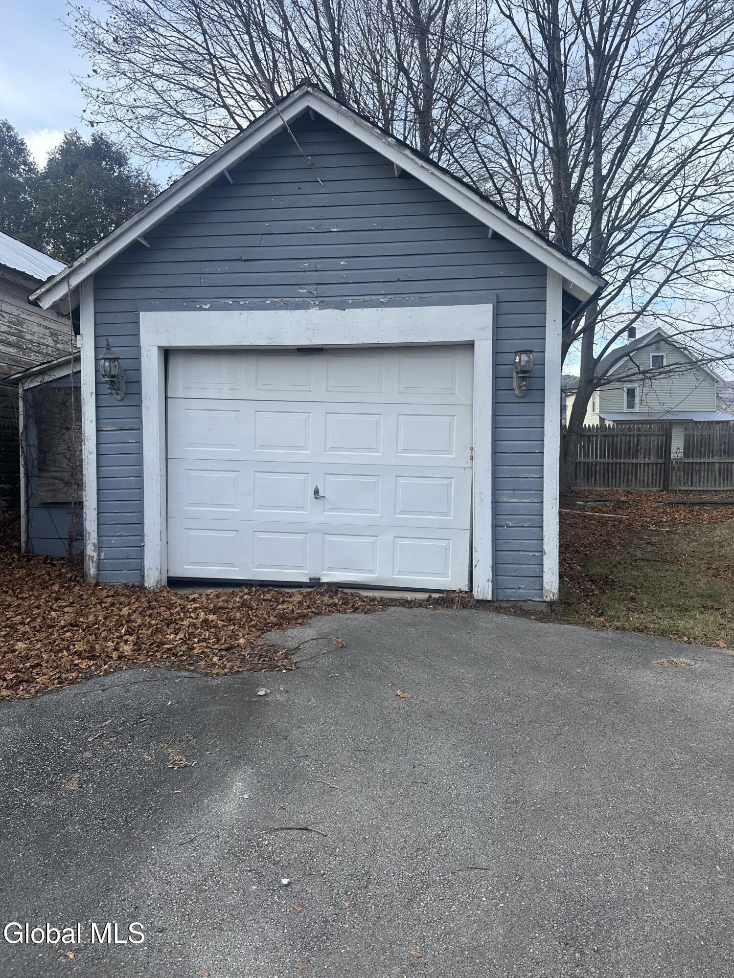 334 Main Street Corinth, NY 12822 - Photo 4 of 19 334 main 4