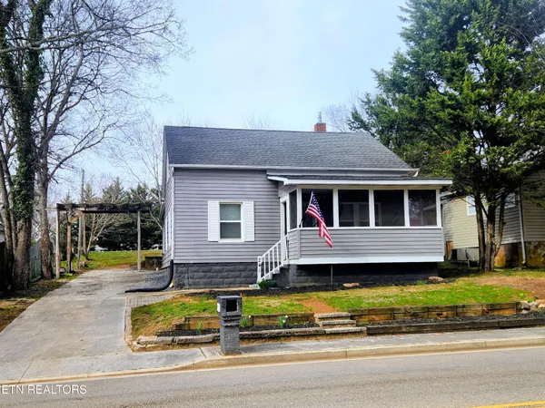 $339,900 | 241 Boardman Avenue, Maryville, TN 37803