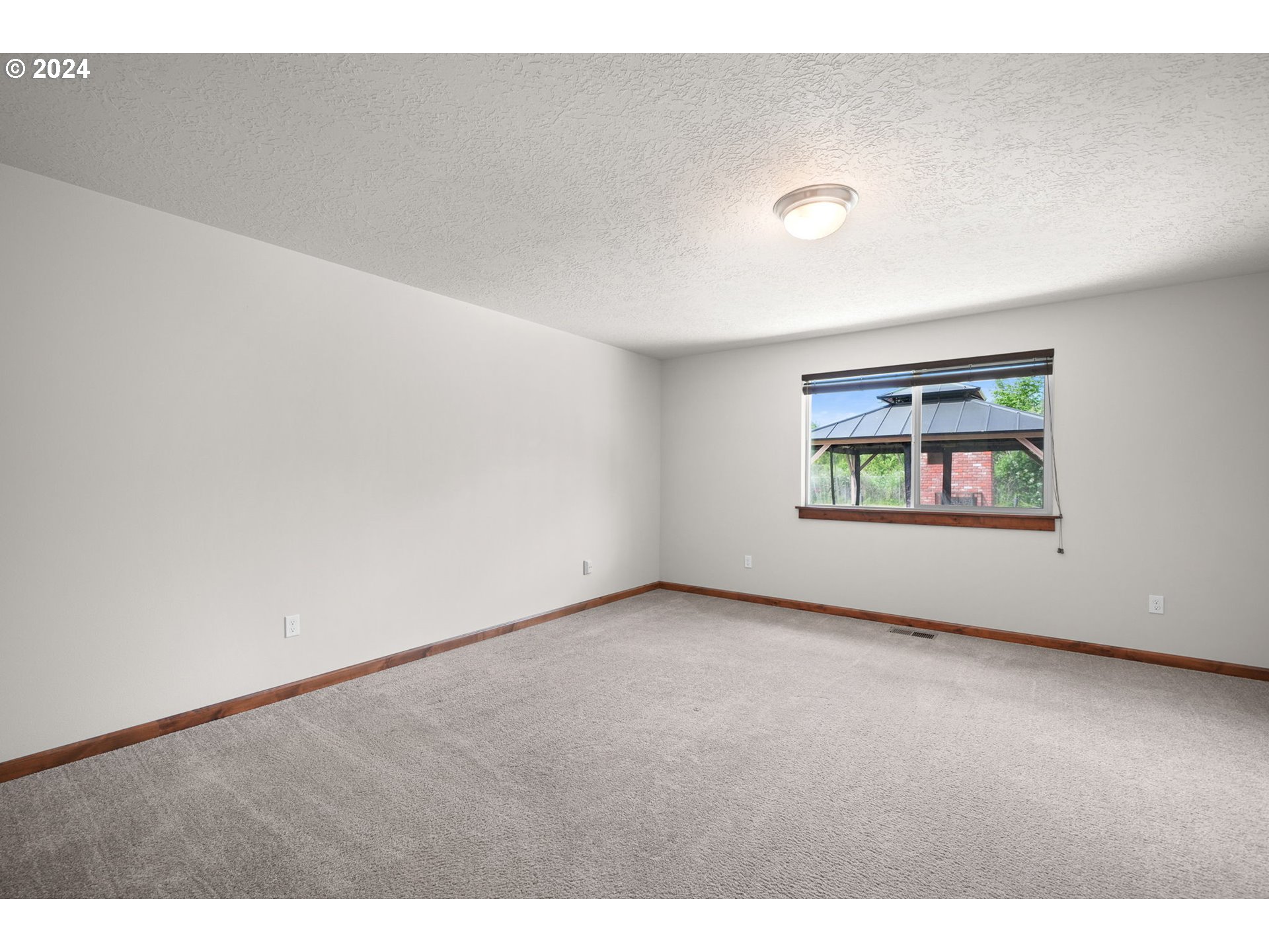 86002 Edenvale Road Pleasant Hill, OR 97455 - Photo 29 of 48 a view of an empty room with a window