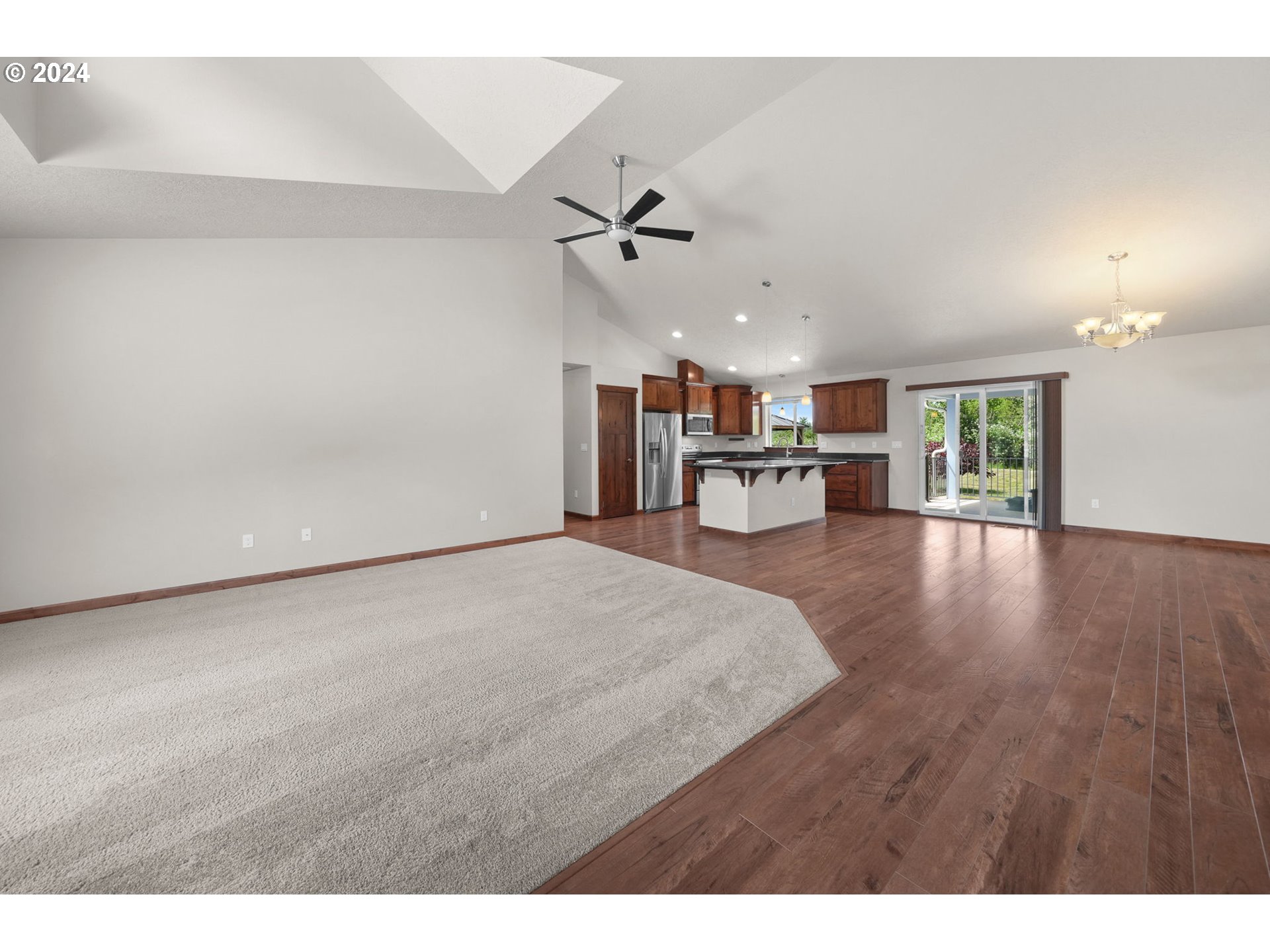 86002 Edenvale Road Pleasant Hill, OR 97455 - Photo 8 of 48 a view of empty room with wooden floor