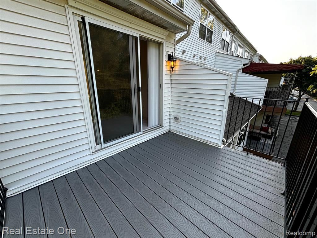 1423 Chesapeake Road, Unit 54 Royal Oak, MI 48067 - Photo 5 of 35