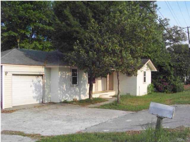 231 Old Trolley Road Summerville, SC 29485 - Photo 1 of 4 Primary Photo