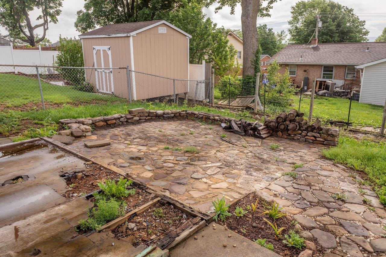 220 Rockingham Drive Harrisonburg, VA 22802 - Photo 39 of 40 a view of a backyard with a garden