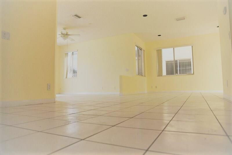 552 Talavera Road Weston, FL 33326 - Photo 4 of 16 a view of an empty room