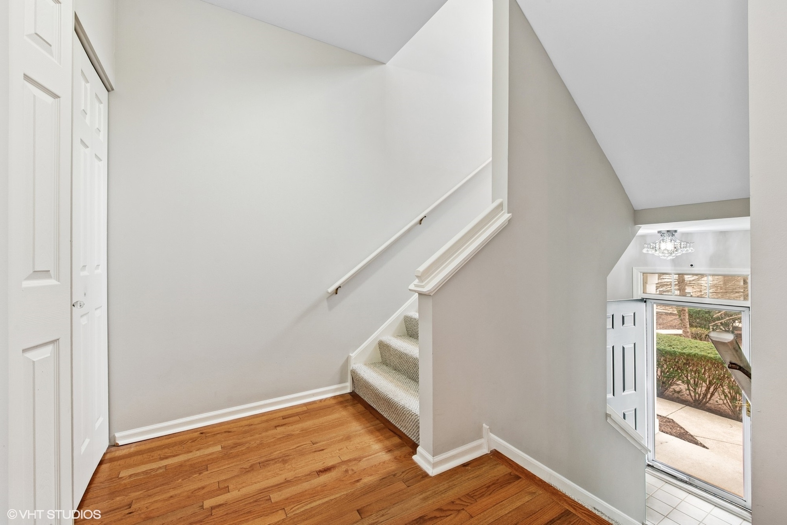 1136 Georgetown Way Vernon Hills, IL 60061 - Photo 3 of 21 a view of an entryway with wooden floor