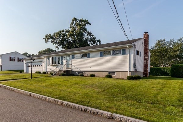 337 David Street Fall River, MA 02720 - Photo 4 of 40 Gallery Image 4