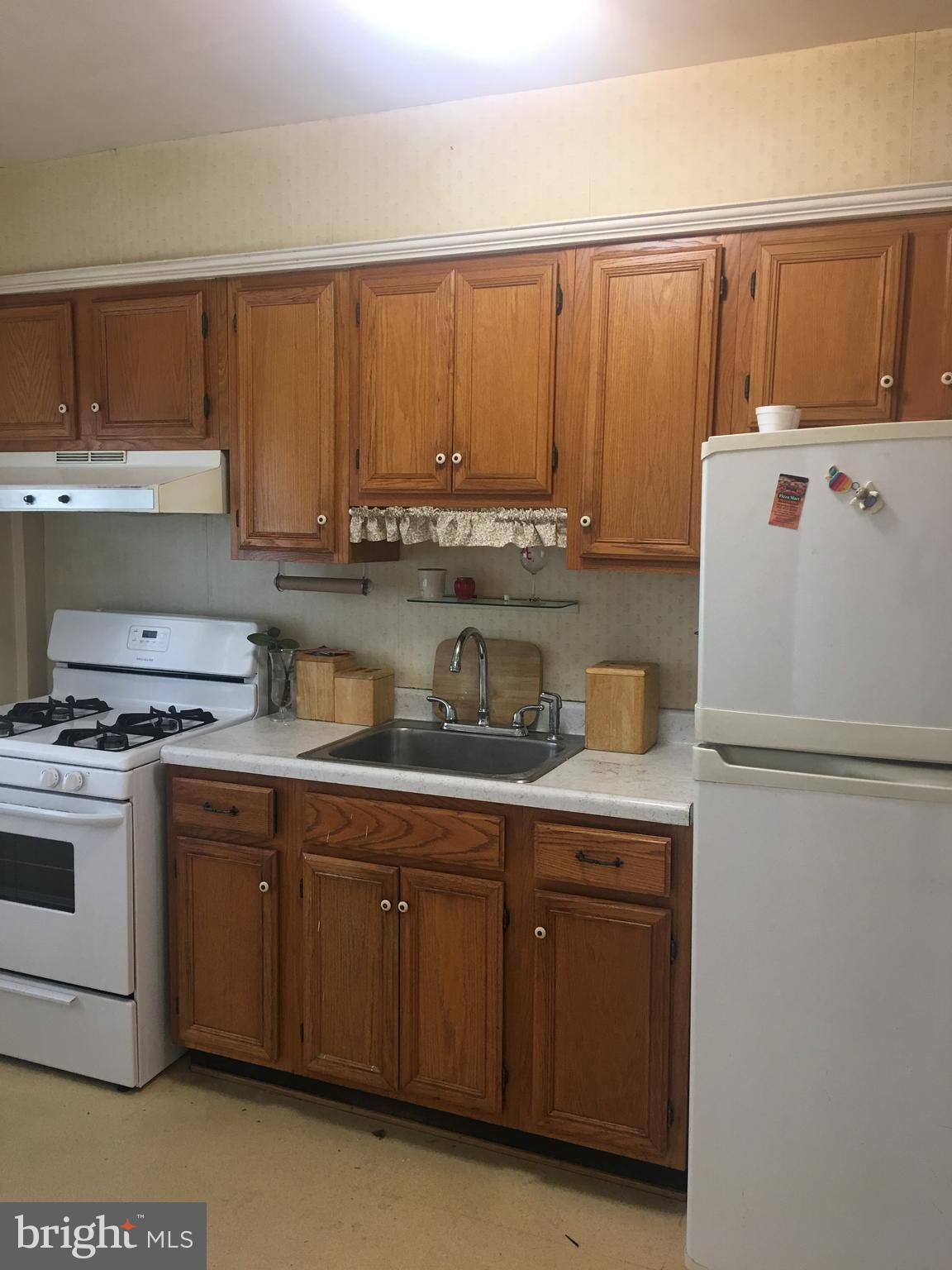 1011 St Dunstans Road Baltimore, MD 21212 - Photo 6 of 22 Kitchen