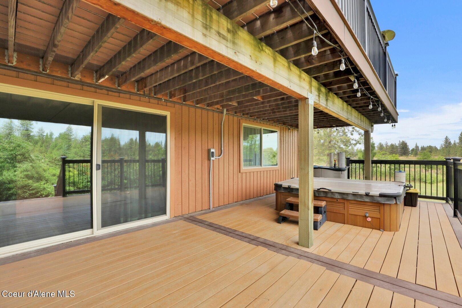 13625 South Sherman Road Spokane, WA 99224 - Photo 31 of 39 Lower level deck